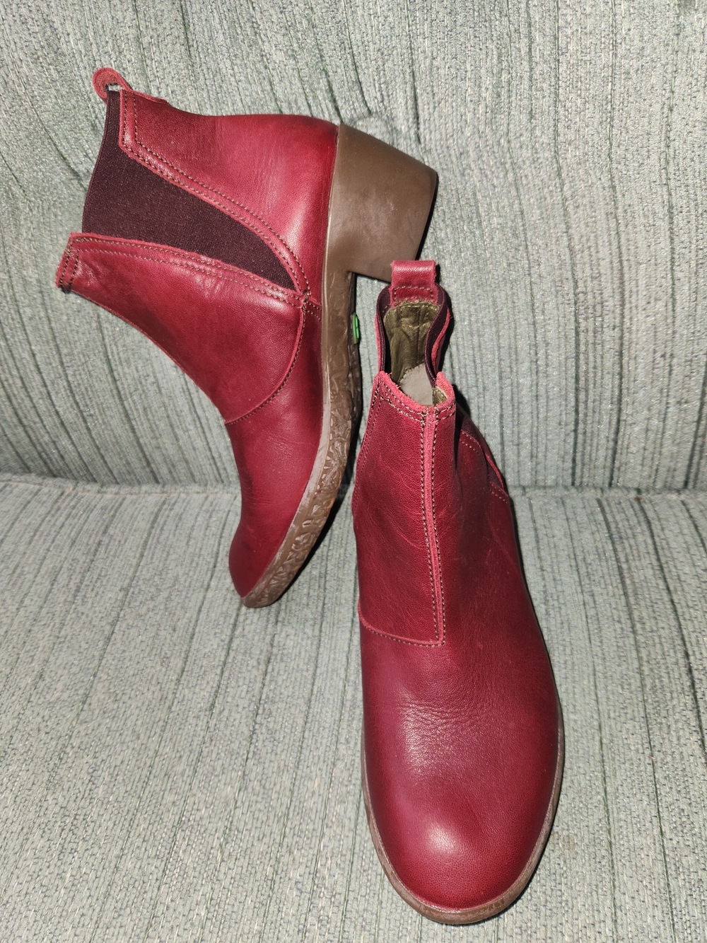 🍉El Naturalista Women's Red Leather Chelsea Ankle Boots - Picture 6 of 7